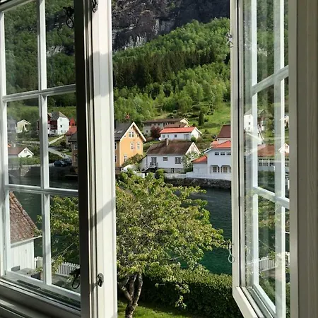 Stryn - House By The River Exterior photo