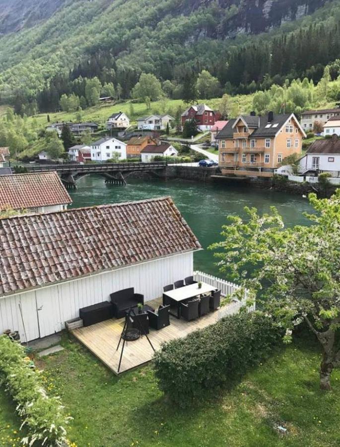 Ferienhaus - House By The River Stryn